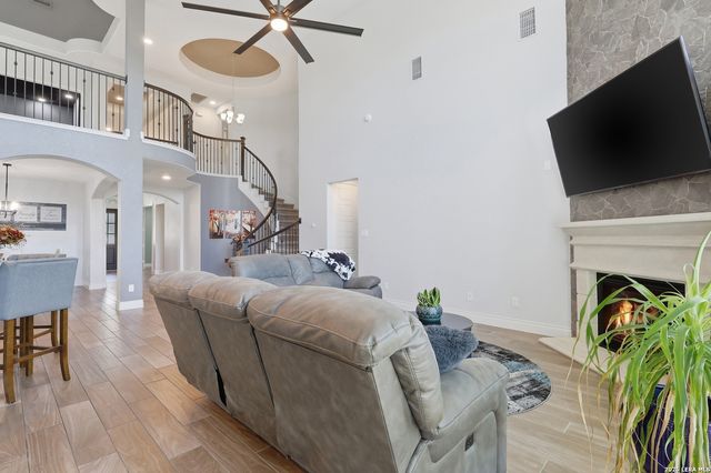 109 BOULDER CRK, Boerne, TX 78006
