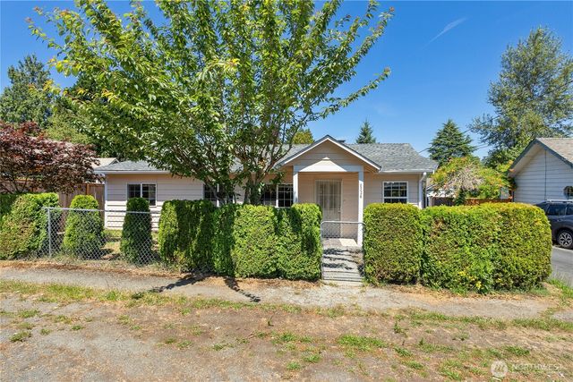 8528 S 121st Street, Seattle, WA 98178