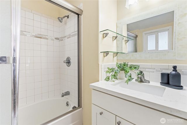 8528 S 121st Street, Seattle, WA 98178