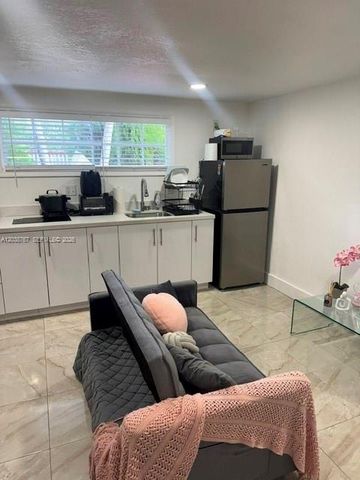 211 SW 71st Ave, Miami, FL 33144