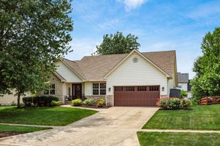 2461 Abbey Knoll Drive, Lewis Center, OH 43035
