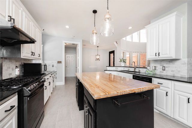 1687 Sandstone Drive, Frisco, TX 75034