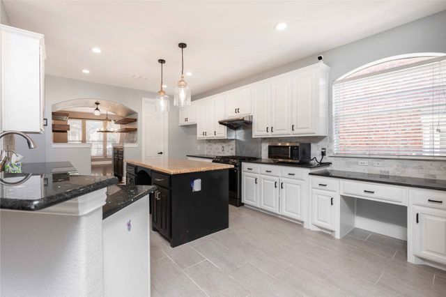 1687 Sandstone Drive, Frisco, TX 75034