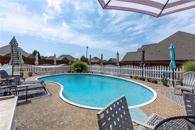 1406 W Birch Drive, Rogers, AR 72758