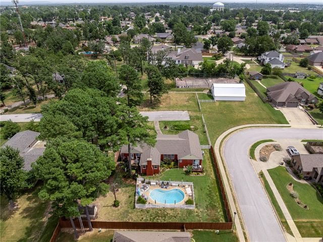 1406 W Birch Drive, Rogers, AR 72758