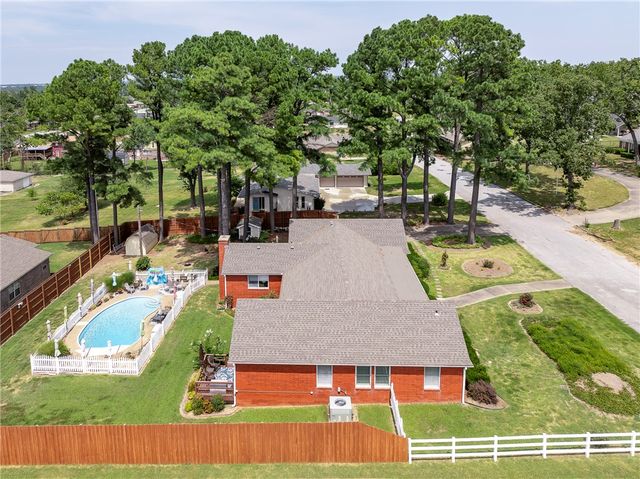 1406 W Birch Drive, Rogers, AR 72758