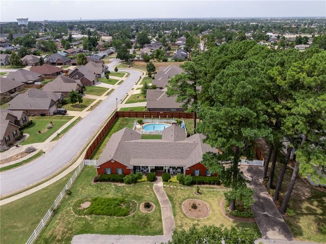 1406 W Birch Drive, Rogers, AR 72758