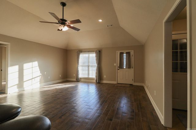 285 Prospect Farms Lane, Jonesboro, AR 72405