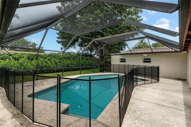 4000 N 41st Court, Hollywood, FL 33021