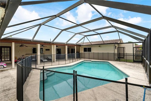 4000 N 41st Court, Hollywood, FL 33021