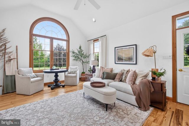 1465 LITTLE CREEK LN, Collegeville, PA 19426