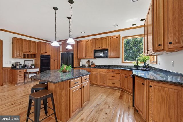 1465 LITTLE CREEK LN, Collegeville, PA 19426
