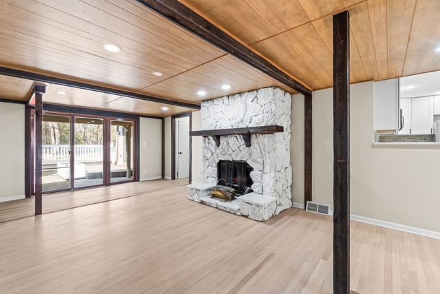 7730 Virginia Court, Willowbrook, IL 60527