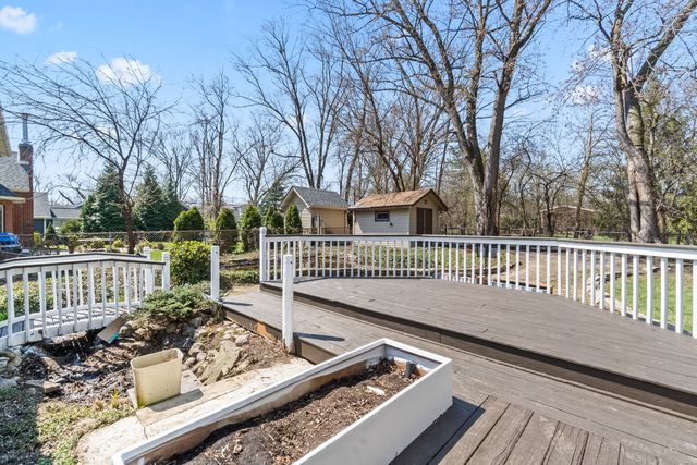 7730 Virginia Court, Willowbrook, IL 60527