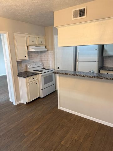 11500 Meadow Lane 4, Houston, TX 77477