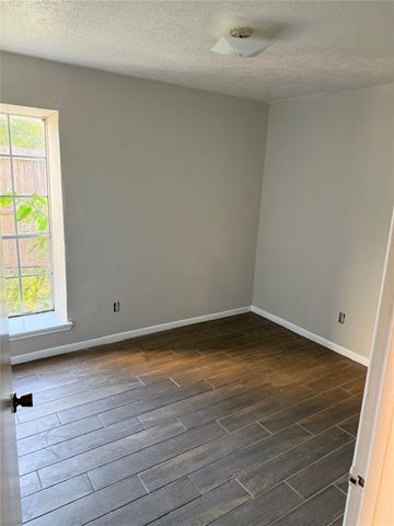 11500 Meadow Lane 4, Houston, TX 77477