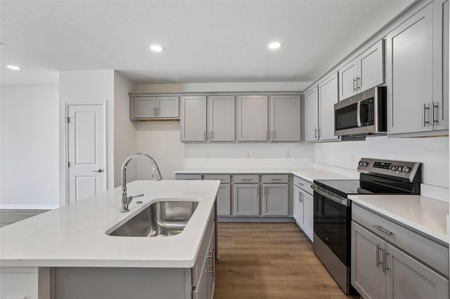 34563 TURPINS AVENUE, Zephyrhills, FL 33541