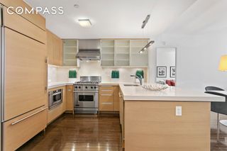 462 W 58th Street # 5A, New York City, NY 10019