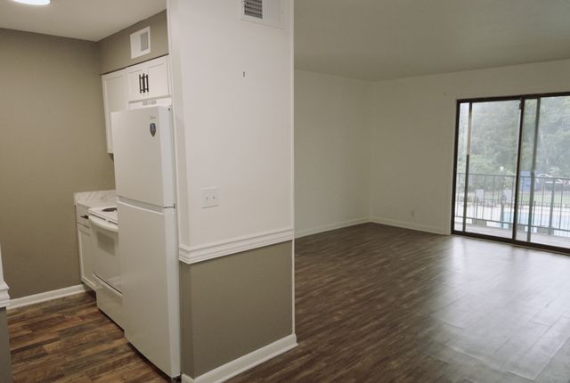 420 Walton Ln Apt I41, Madison, TN 37115