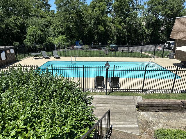 420 Walton Ln Apt I41, Madison, TN 37115