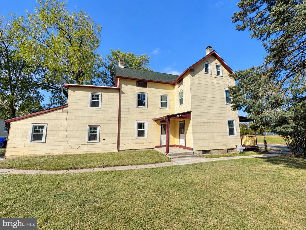 310 FRONT ST, BEVERLY, NJ 08010 — photo 3