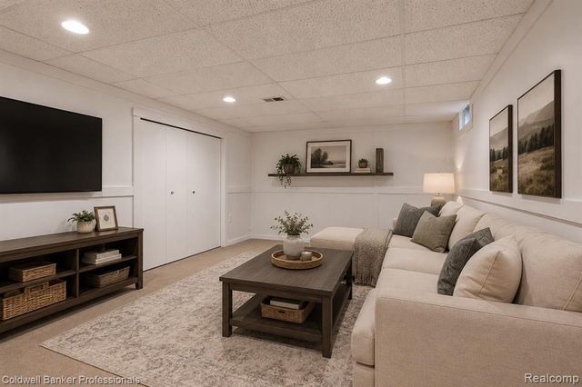 2158 Hidden Meadows Drive C, Walled Lake, MI 48390