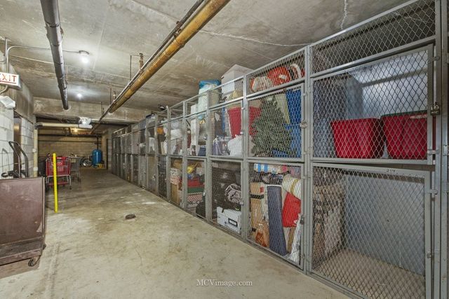 5400 Walnut Avenue 208, Downers Grove, IL 60515