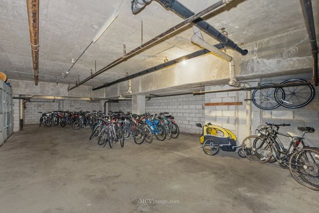 5400 Walnut Avenue 208, Downers Grove, IL 60515