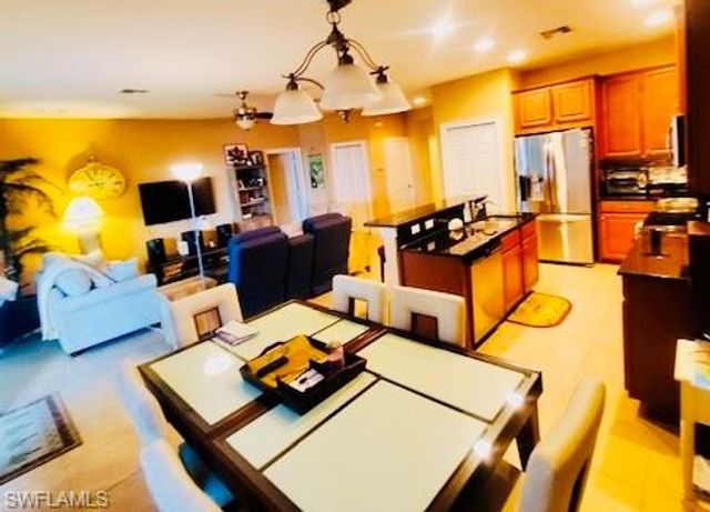 1497 Birdie DR, Naples, FL 34120