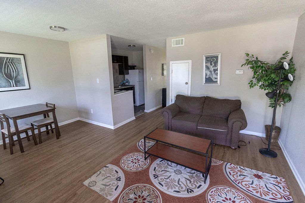 105 N GARTH AVE 41, Columbia, MO 65203