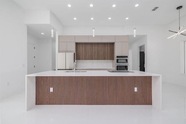 13 Edith Ln, Palm Coast, FL 32164