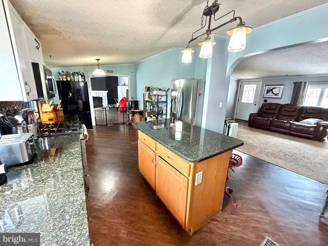 354 BLUE ROCKS RD, Lenhartsville, PA 19534