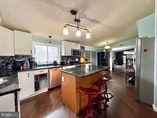 354 BLUE ROCKS RD, Lenhartsville, PA 19534