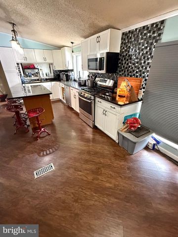 354 BLUE ROCKS RD, Lenhartsville, PA 19534