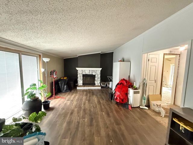 354 BLUE ROCKS RD, Lenhartsville, PA 19534