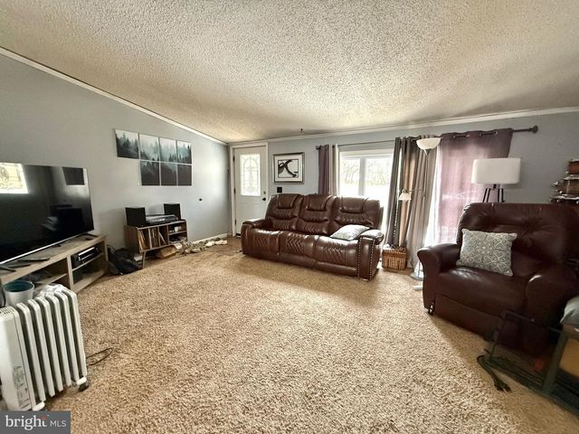 354 BLUE ROCKS RD, Lenhartsville, PA 19534