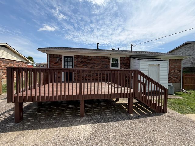 17 Holiday Road, Winchester, KY 40391
