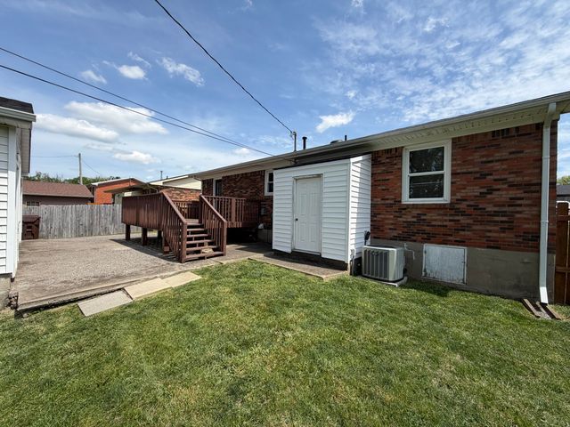 17 Holiday Road, Winchester, KY 40391