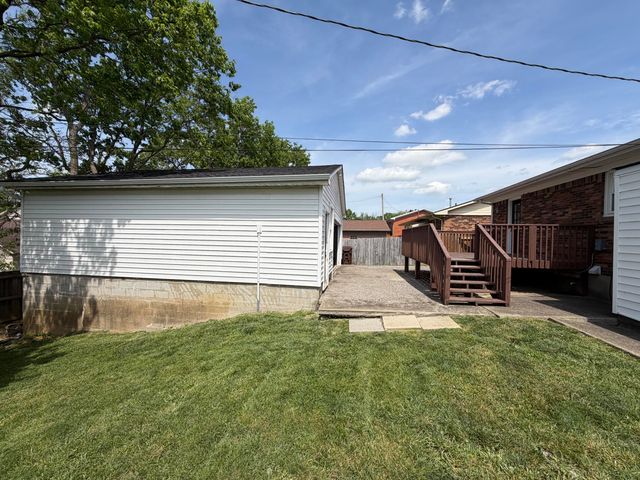 17 Holiday Road, Winchester, KY 40391
