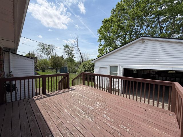 17 Holiday Road, Winchester, KY 40391