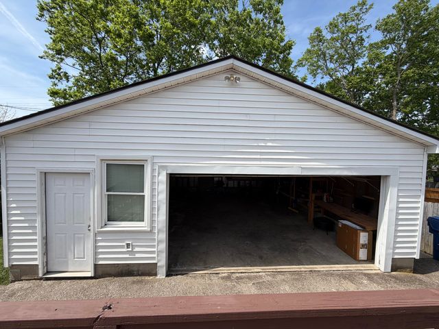 17 Holiday Road, Winchester, KY 40391