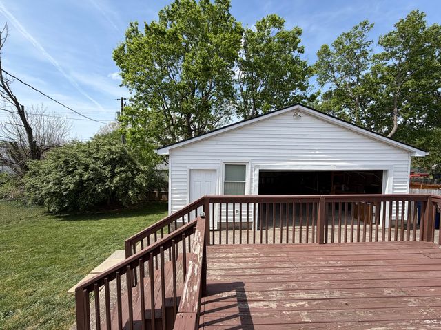 17 Holiday Road, Winchester, KY 40391