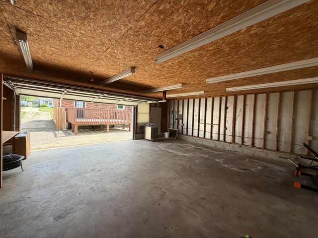 17 Holiday Road, Winchester, KY 40391