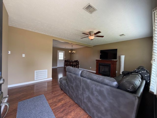 17 Holiday Road, Winchester, KY 40391