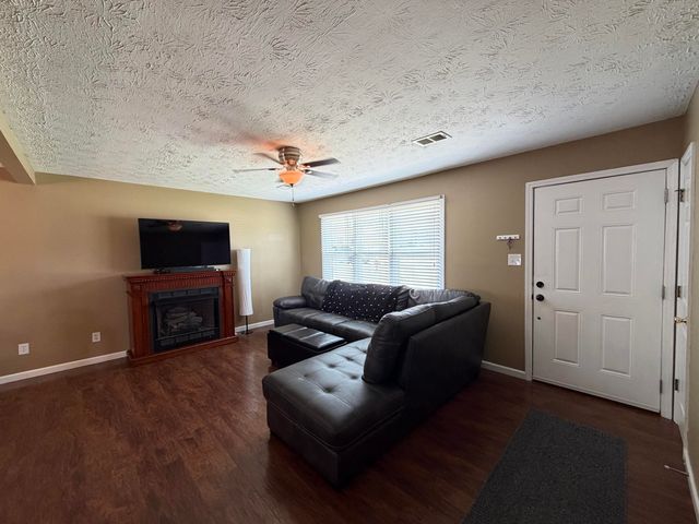 17 Holiday Road, Winchester, KY 40391