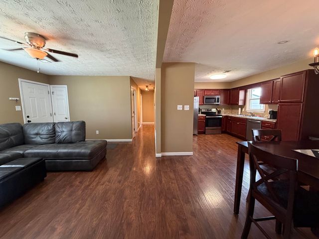 17 Holiday Road, Winchester, KY 40391