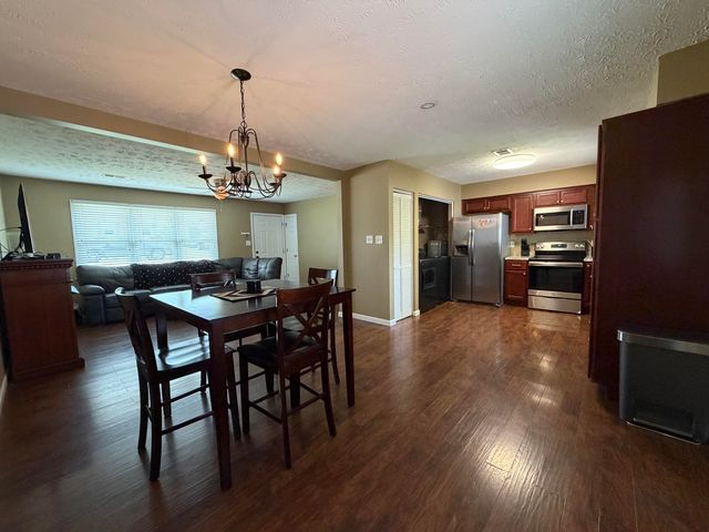 17 Holiday Road, Winchester, KY 40391