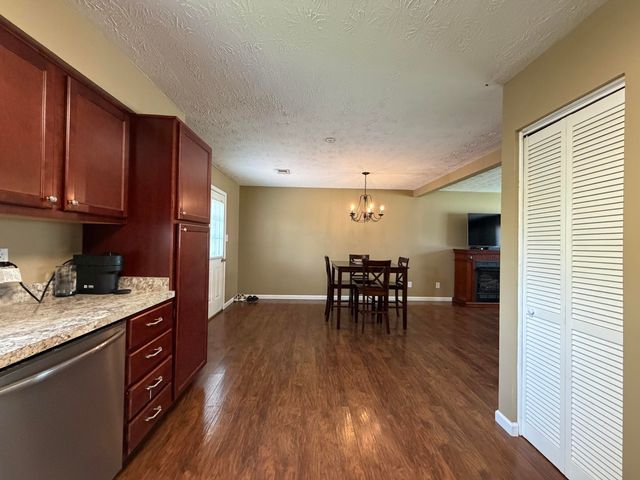 17 Holiday Road, Winchester, KY 40391