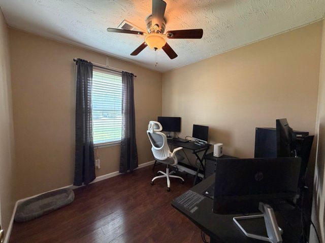 17 Holiday Road, Winchester, KY 40391