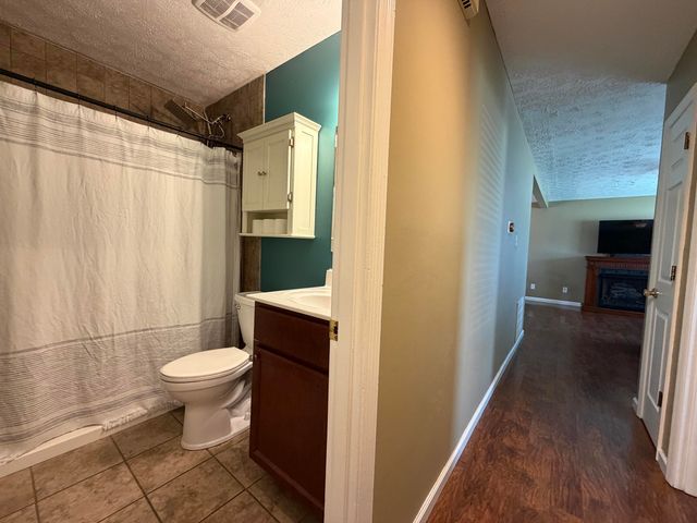 17 Holiday Road, Winchester, KY 40391